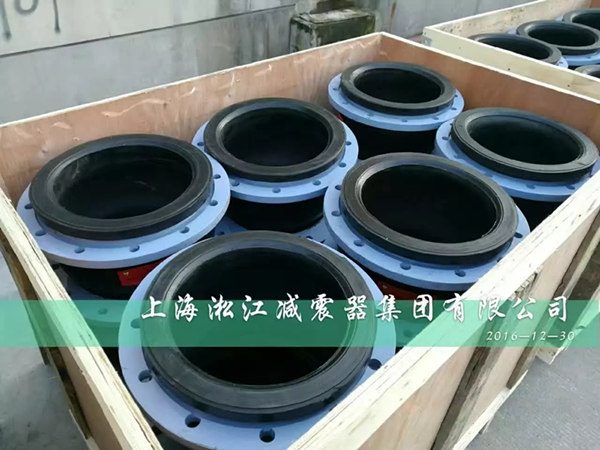石碣鎮(zhèn)更換排污管道淞江橡膠接頭大力支持