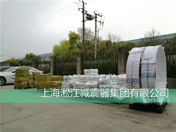 【分析】*內(nèi)耐高溫橡膠軟連接
