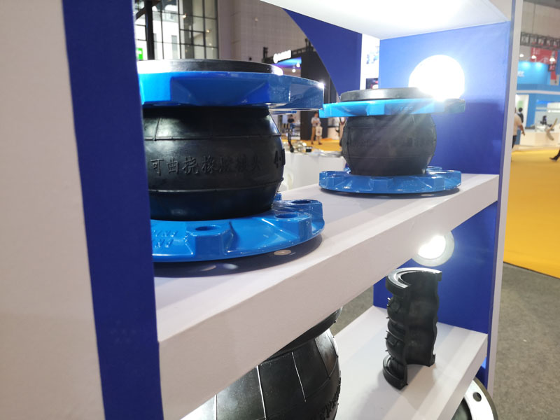 內(nèi)江市道路工程KXT-1.6mpa/DN200法蘭橡膠伸縮接頭